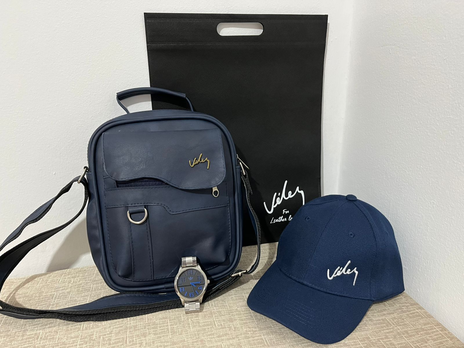 Trio bolso 26 cm GORRA + RELOJ + bolsa